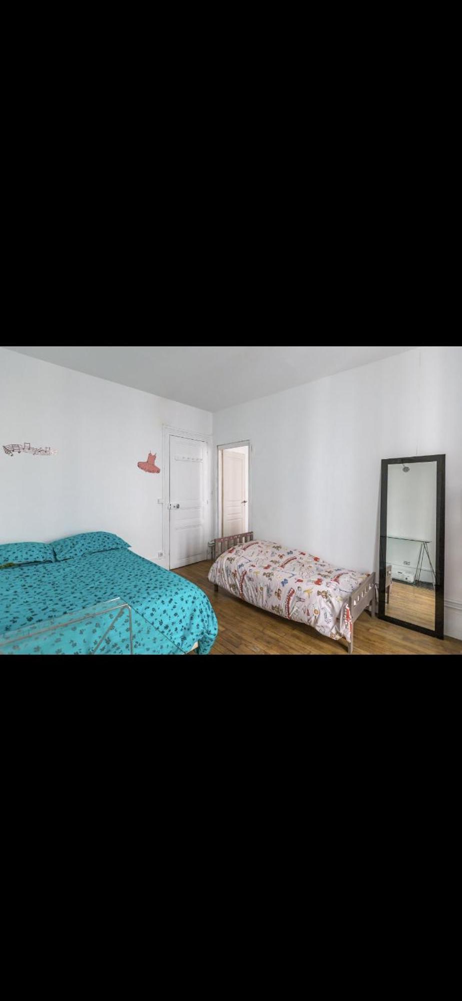 Beautiful Three-room Near Pantheon *